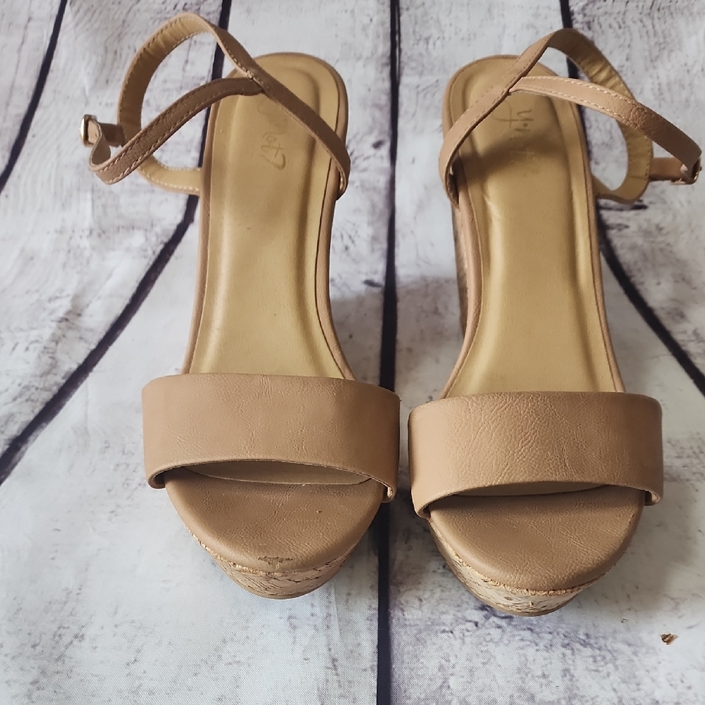 Y-not Tan Open Toe Wedged Sandals Women's Size 8.5 Ankle Strap Heeled Shoes